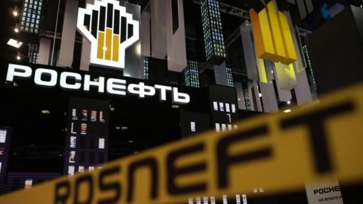 Rosneft pərakəndə yanacaq satışını 16% artırıb