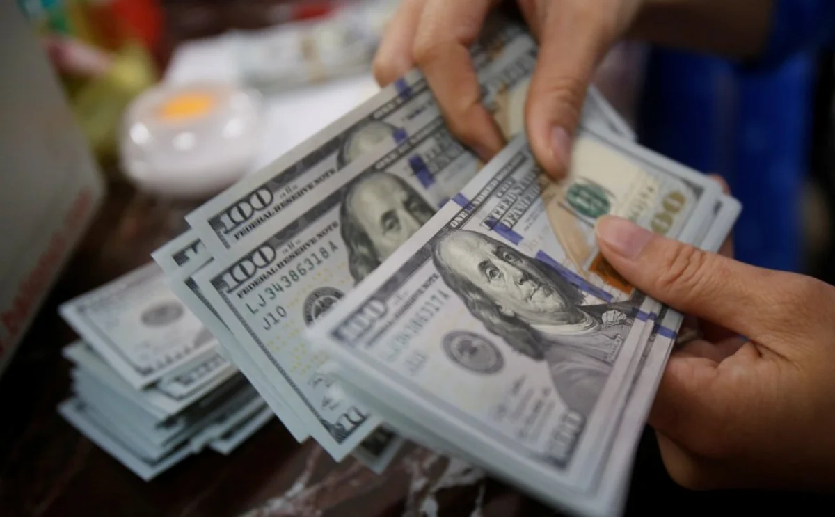 Demand in currency auction reaches a record