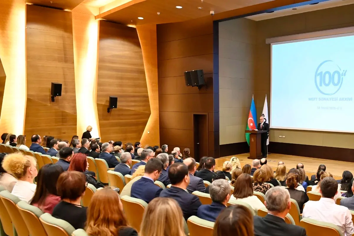 SOCAR neft sənayesi arxivinin 100 illiyi münasibətilə tədbir keçirib
