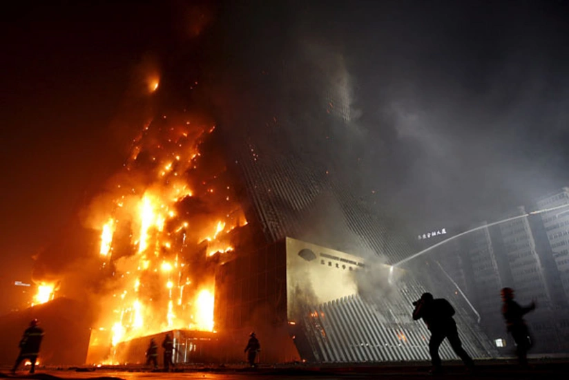 ​Çində anbarda yanğın zamanı 17 nəfər həlak olub
