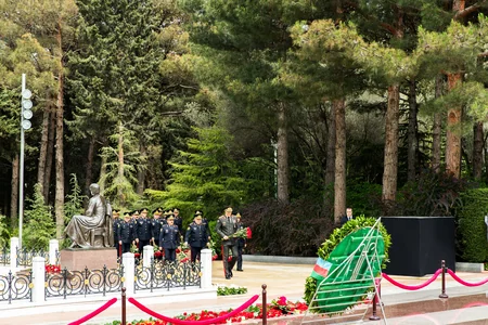 DİN nümayəndələri ulu öndərin məzarını ziyarət ediblər