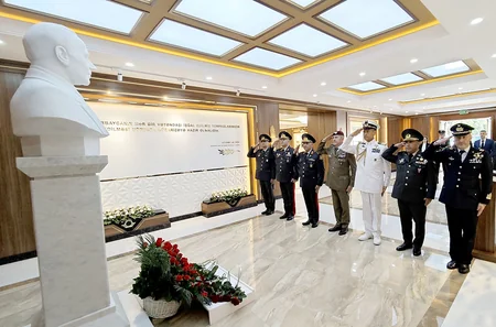 İtaliya nümayəndə heyəti Azərbaycan MMU və HDQ-ni ziyarət edib