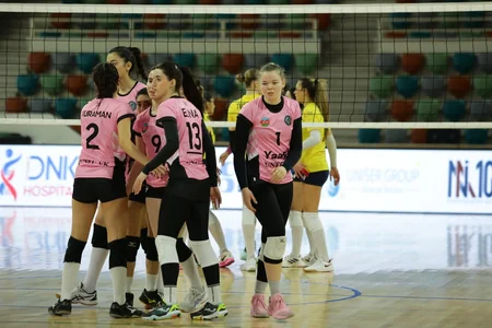 Qadın voleybolçular arasında Azərbaycan çempionatında ilin son oyunları keçirilib