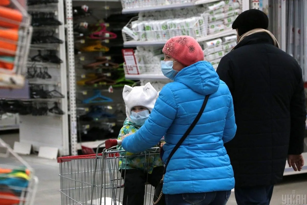 Grocery stores in Kyiv are gradually opening