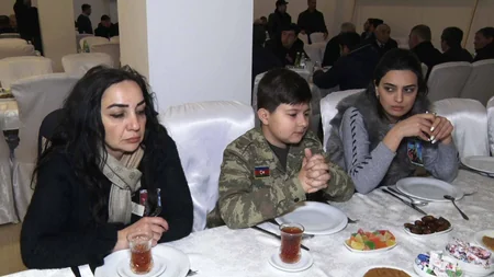 Mən atamı çox istəyirəm - şəhidin mərasimindən - REPORTAJ