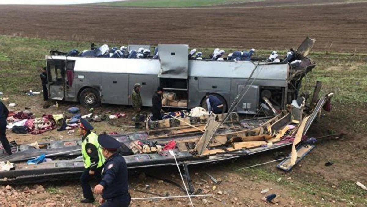В Индии 13 человек погибли, более 30 ранены в ДТП с автобусом