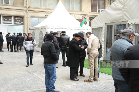 В Баку продолжается траурная церемония по погибшему при теракте в посольстве Азербайджана