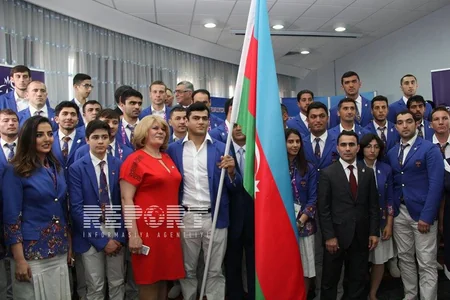 Cüdoçu Elmar Qasımova Azərbaycan bayrağı təqdim olunub - FOTO