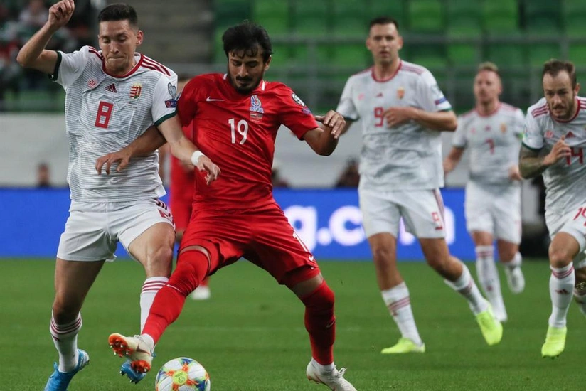 Macarıstan yığmasının futbolçusu: Azərbaycanla oyundan sonra komanda yoldaşlarım hakimə təşəkkür etdi