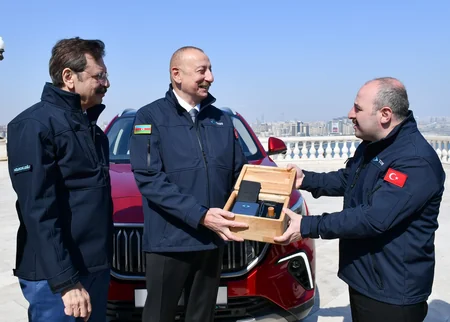 Türkiyənin ilk yerli elektromobili “Togg” İlham Əliyevə təqdim olunub - YENİLƏNİB