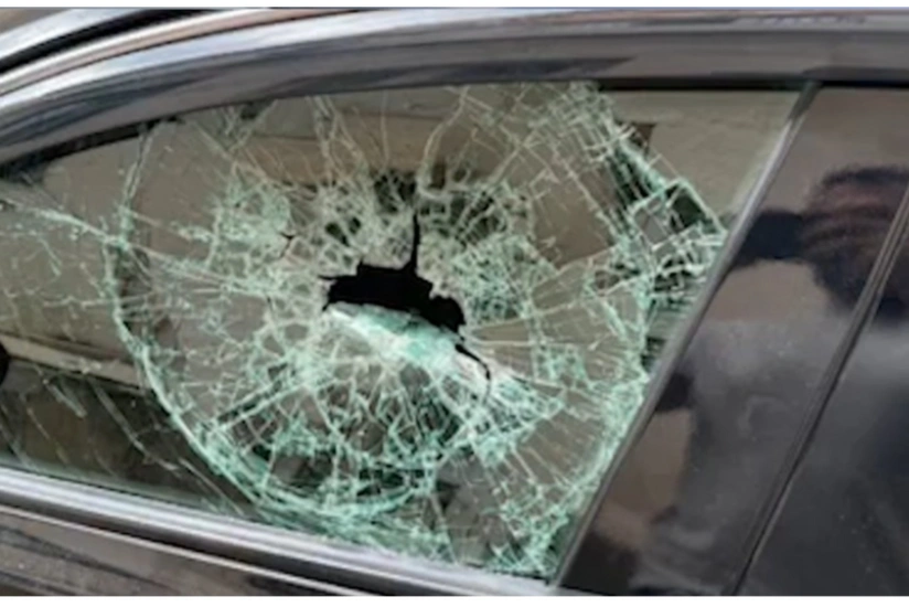 Bakıda avtomobilin şüşəsini qəsdən sındıran şəxs saxlanılıb