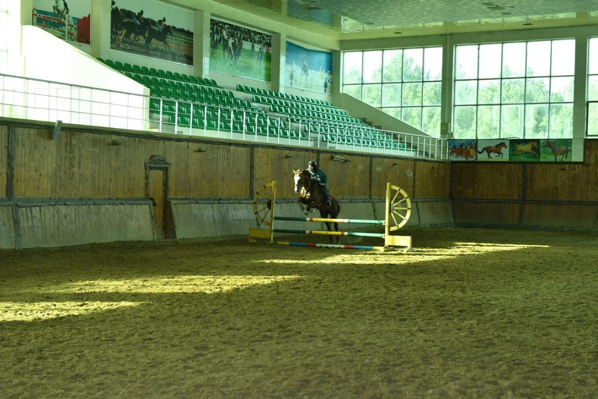 “Sərhədçi” Atçılıq Mərkəzinin yeni istifadəyə verilmiş qərargah binasının açılışı olub