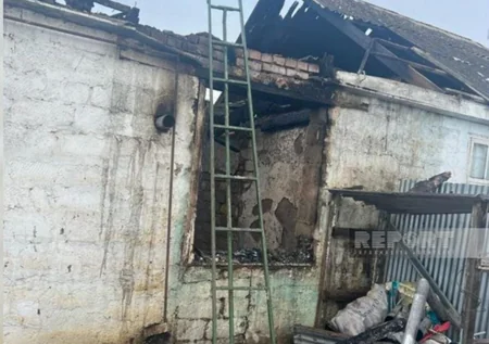 Xaçmazda iki qonşu evdə yanğın olub, biri tamamilə yanıb