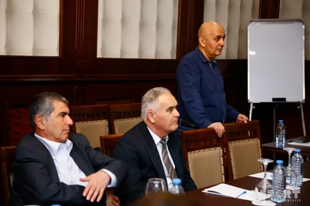 Bakıda KİV-lərin QİÇS-lə mübarizədə rolu məsələsi müzakirə olunub