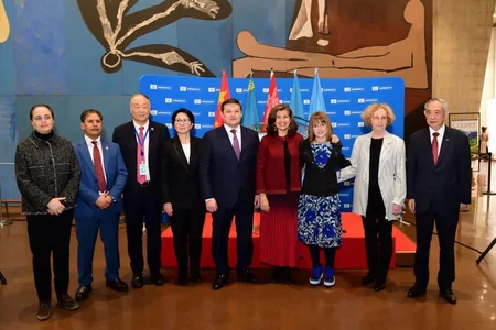 Azərbaycan incəsənət nümunələri UNESCO-da təqdim edilib