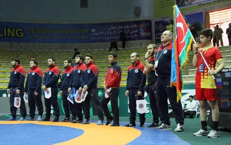 İranda keçirilən sərbəst güləş üzrə Dünya Kubokunda Azərbaycan bayrağına hörmətsizlik edilib - FOTO