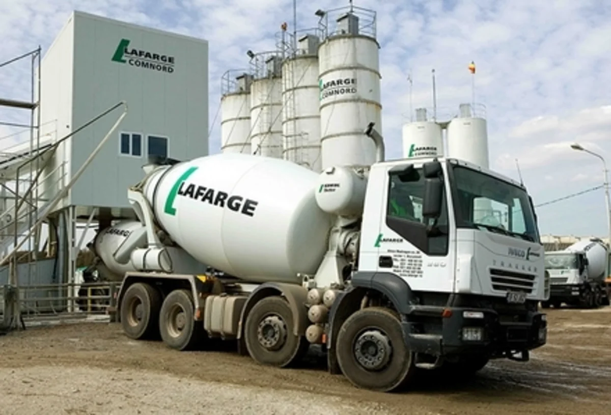 ​KİV: Fransanın şirkəti İŞİD-ə vergi verib, neft alveri edib