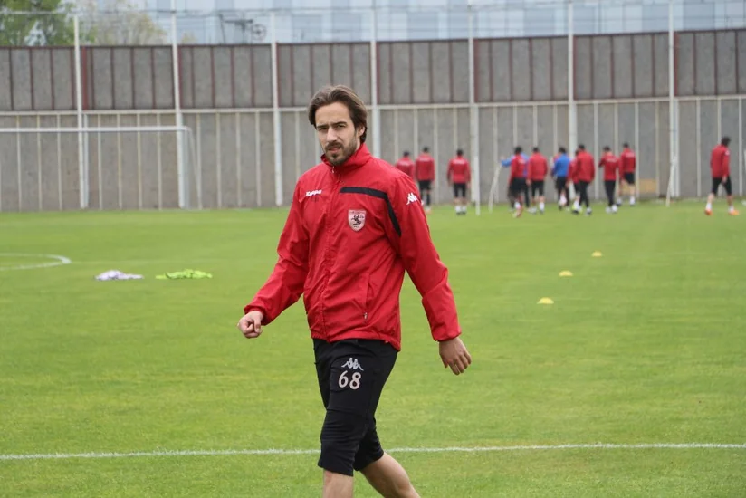 Azərbaycan yığmasının futbolçusu Türkiyə klubundan ayrılıb