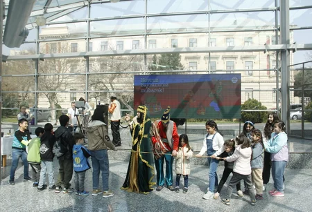 Bakı metrosunda retro vaqonlar nümayiş etdirilir