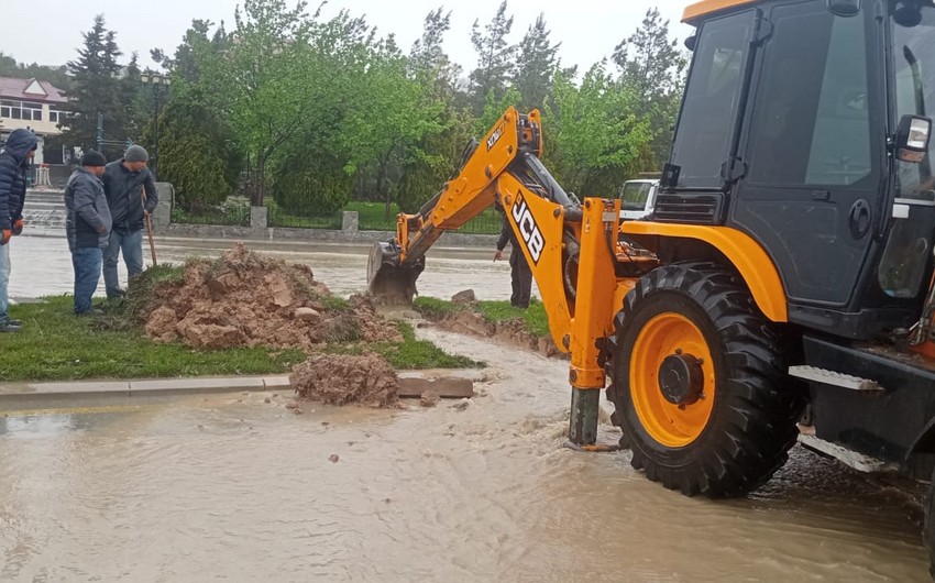 В Шамахы устраняют последствия непогоды