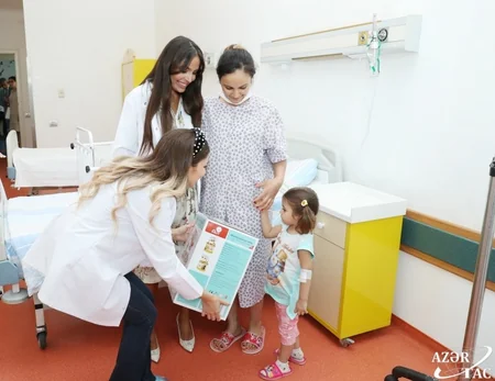Leyla Əliyeva Heydər Əliyev Fondunun layihələri çərçivəsində Bakının bir sıra tibb müəssisələrində olub - FOTO