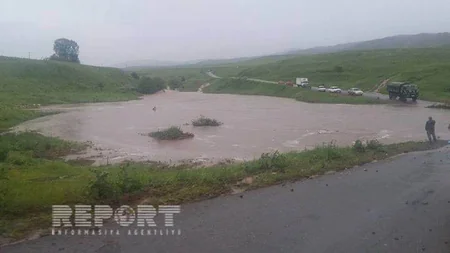 ​Gədəbəy sakinini sel aparıb - FOTO