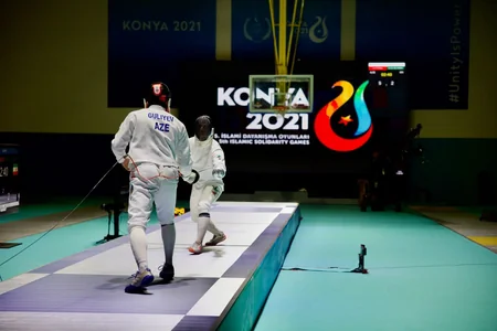 İslamiada: Azərbaycanın kişi qılıncoynatma millisi qızıl medal qazanıb