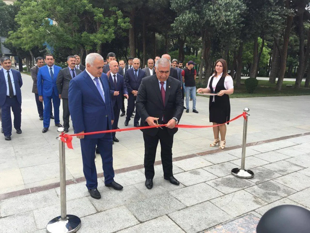 Hüseyn Cavid prospektində yeni piyada keçidi istifadəyə verilib