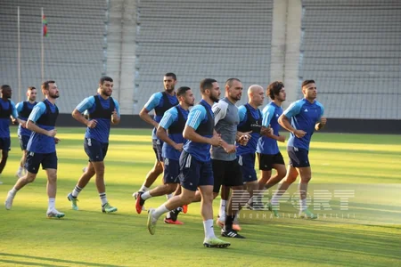 Qarabağ Olimpiyaya qarşı cavab oyunu ərəfəsində son məşqinə çıxıb