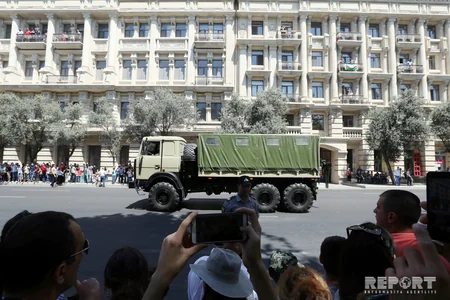 Bakı səmasında hərbi təyyarələr - FOTOREPORTAJ