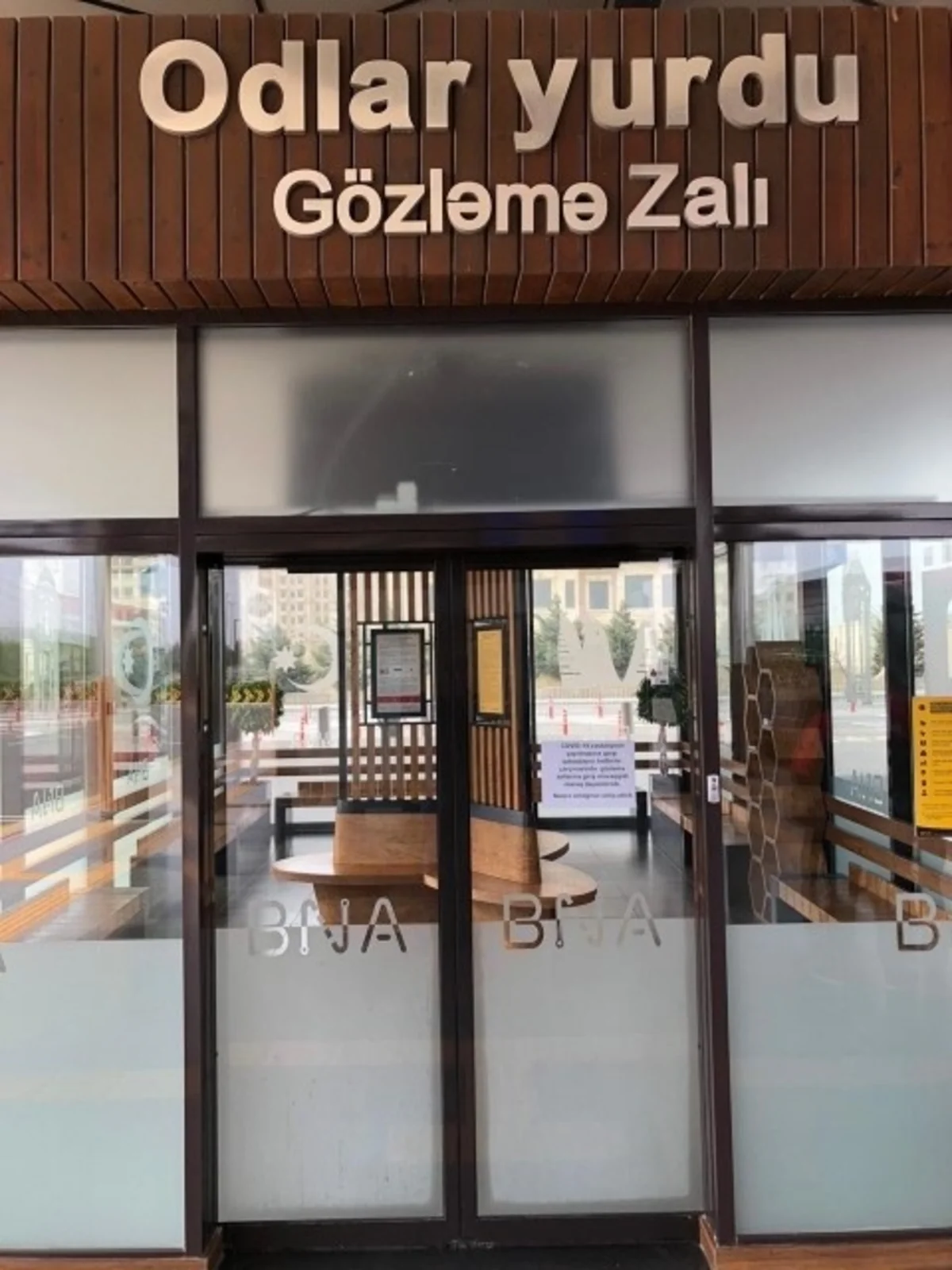 Avtobus gözləmə zallarına giriş müvəqqəti olaraq dayandırılıb