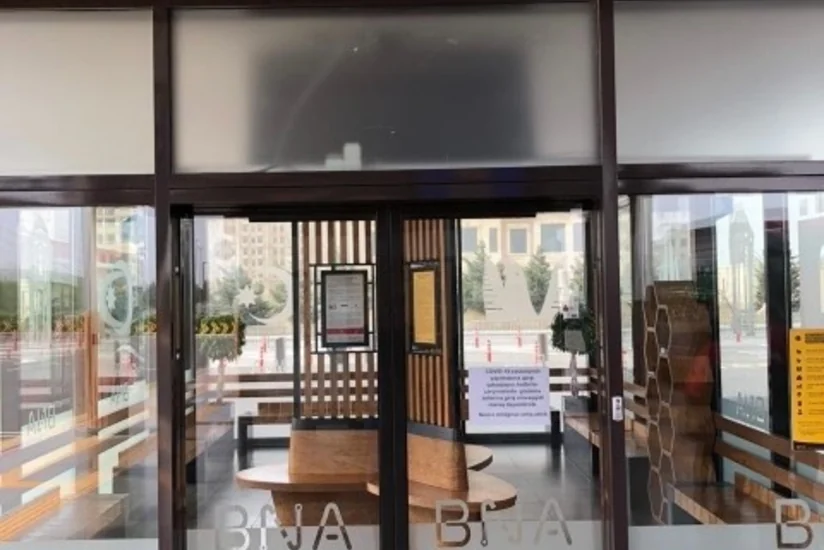 Avtobus gözləmə zallarına giriş müvəqqəti olaraq dayandırılıb