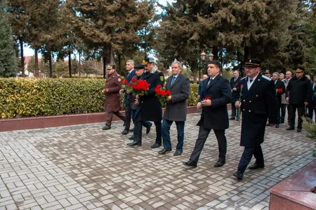 Şəmkirdə Xocalı faciəsinin qurbanları anılıb