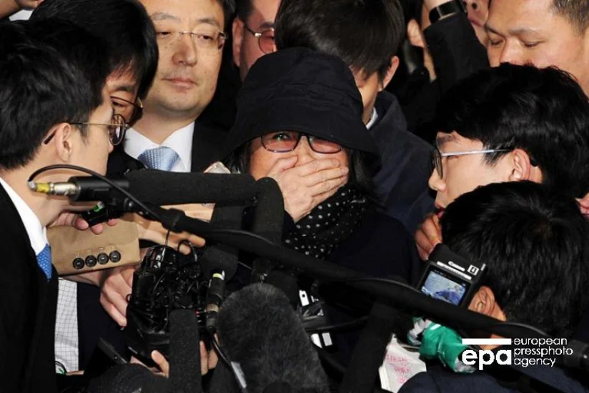 Cənubi Koreya sabiq prezidentinin rəfiqəsi 3 il müddətinə həbs edilib