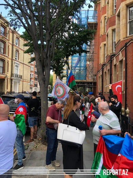 Londonda soydaşlarımız aksiya zamanı erməni təxribatı ilə üzləşib