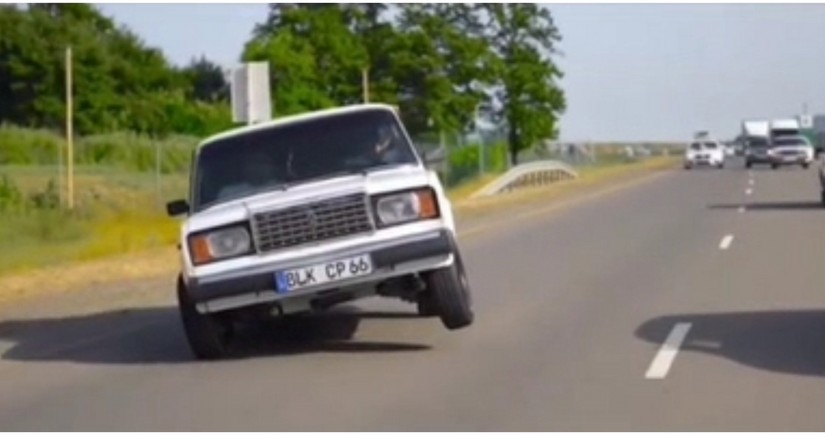 Водитель, устроивший автохулиганство и выложивший видео в соцсети, лишен прав