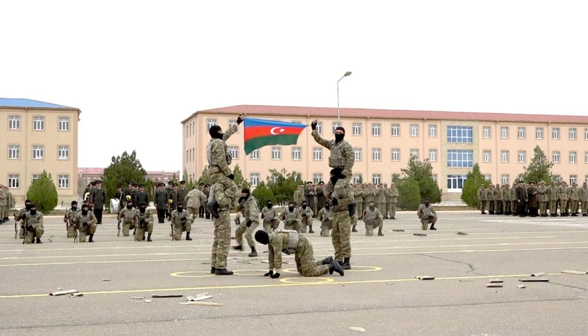 Naxçıvanda gənc əsgərlər xidmət yerlərinə yola salınıblar