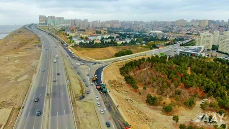Bakıda Nazim Hikmət küçəsindən dairəvi yola çıxışda genişləndirmə işləri yekunlaşır