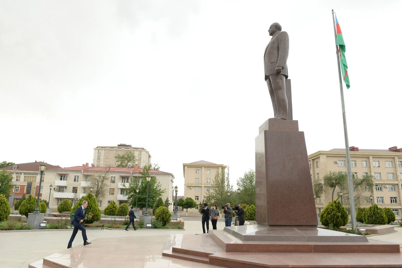 Naxçıvanda Heydər Əliyevin anadan olmasının 99-cu ildönümü qeyd olunub
