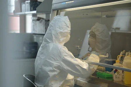 AQTA laboratoriyaların qapılarını vətəndaşların üzünə açdı