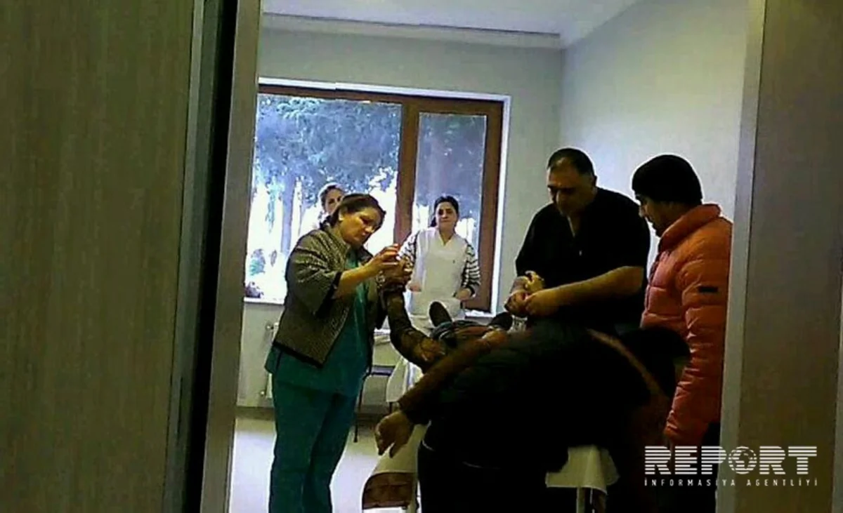Lənkəranda evin damından yıxılan şəxs ciddi xəsarət alıb - FOTO