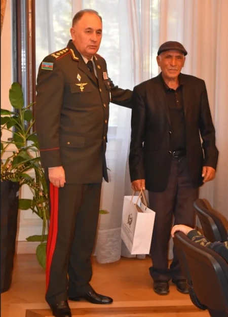 Azərbaycan Ordusunun Baş Qərargah rəisi Tbilisidə şəhid ailələri ilə görüşüb