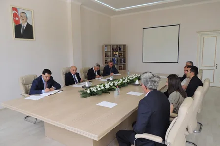 Mübariz Qurbanlı vətəndaşları qəbul edib