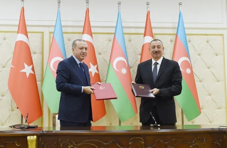 Azərbaycanla Türkiyə arasında sənədlər imzalanıb