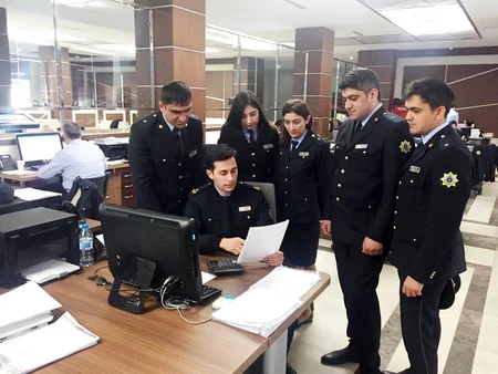 Gömrük orqanlarında xidmətə yeni qəbul olunan əməkdaşlar üçün təcrübə proqramı yekunlaşıb