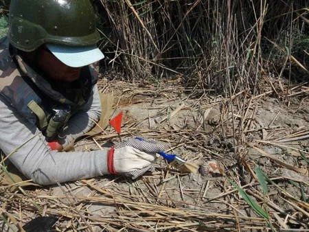 Biləsuvarda 8 ədəd partlamamış hərbi sursat və 1 ədəd avtomat tapılıb