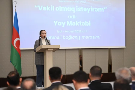 Vəkil olmaq istəyirəm adlı yay məktəbinin bağlanış mərasimi keçirilib