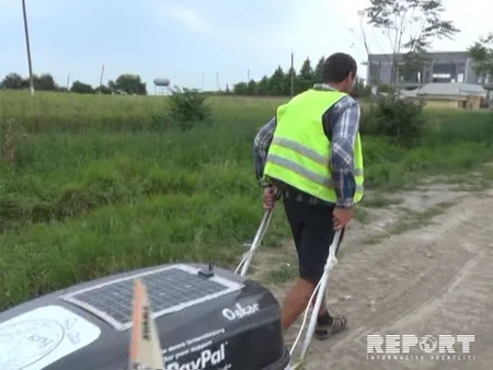 Alman s​əyyah 8 ölkəni piyada keçərək Azərbaycana çatıb - FOTO