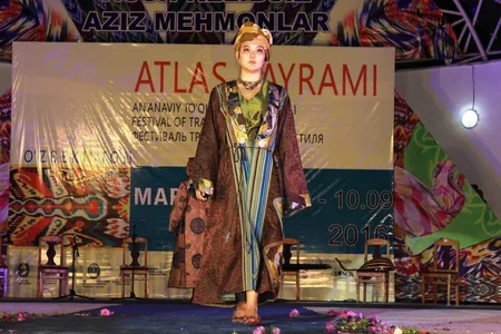 Azerbaijani kalaghai and silk exhibited in Uzbekistan's Atlas Bayrami