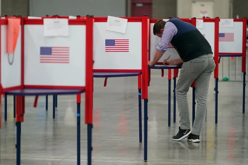 KİV: ABŞ-də seçkilər ərəfəsində xaricə köçmək istəyən vətəndaşların sayı artıb